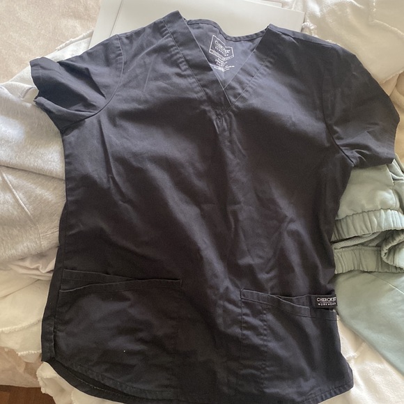 Scrub top - Picture 1 of 4